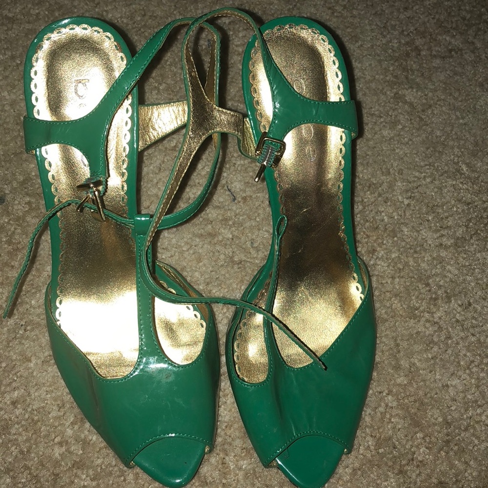 Bebe pumps